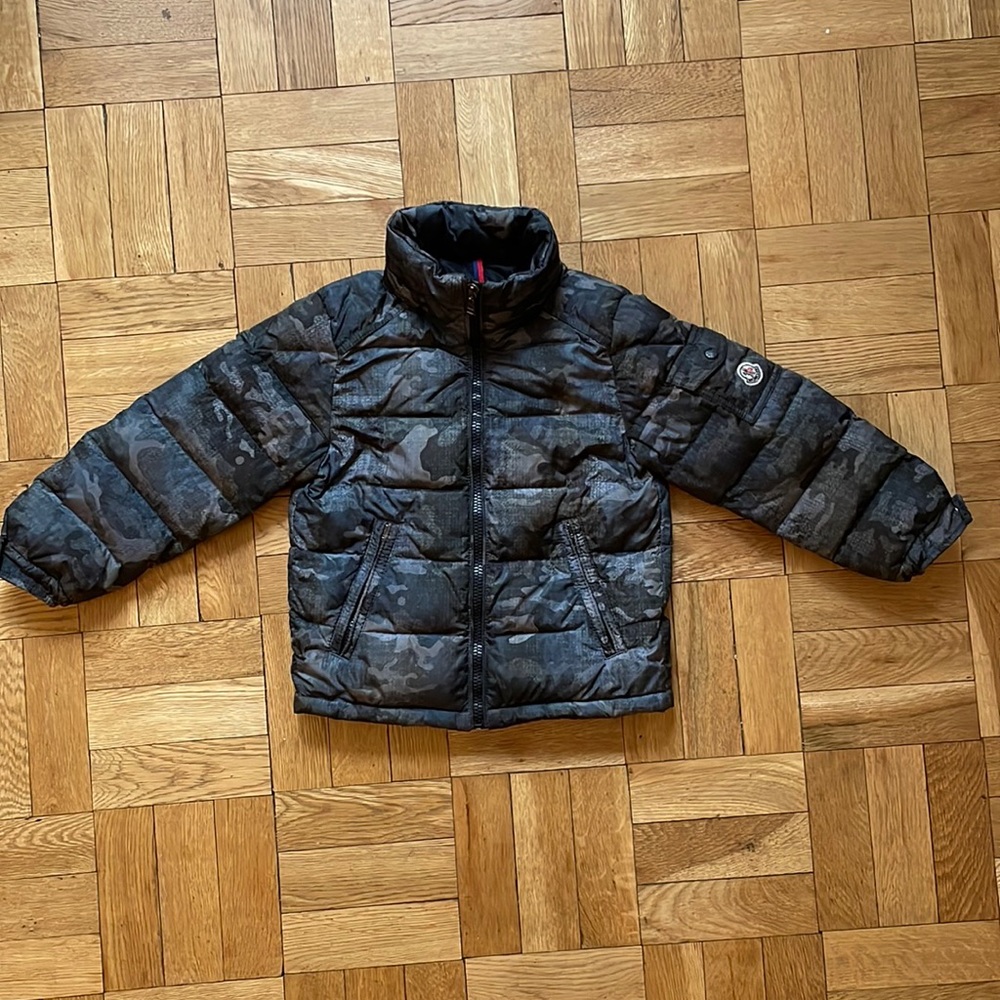 MONCLER | Boys puffer coat green camo down jacket.